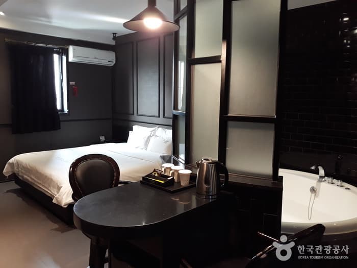 Almond Hotel 숙소 가이드 thumbnail 3